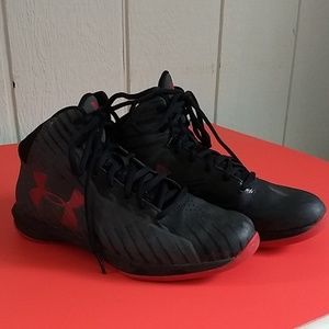 Basketball shoes
